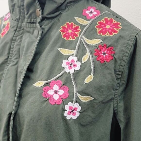 Xhilaration Junior Floral Embroidered Anorak Jacket Olive Utility Outdoor Size L - Picture 5 of 11